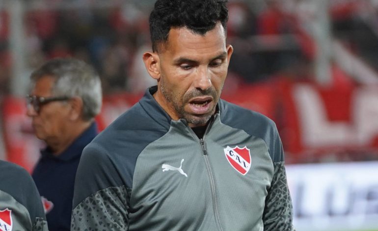 carlos-tevez,-con-chequeos-medicos:-por-que-el-dt-de-independiente-paso-por-una-clinica-despues-de-la-vuelta-al-trabajo