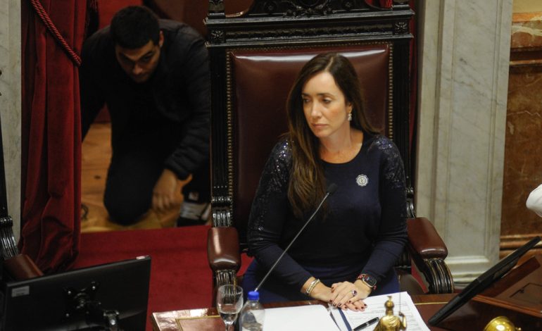 victoria-villarruel-califico-de-“cadaveres-politicos”-a-cristina-kirchner-y-a-sergio-massa-y-se-sumo-al-reclamo-de-auditar-las-universidades