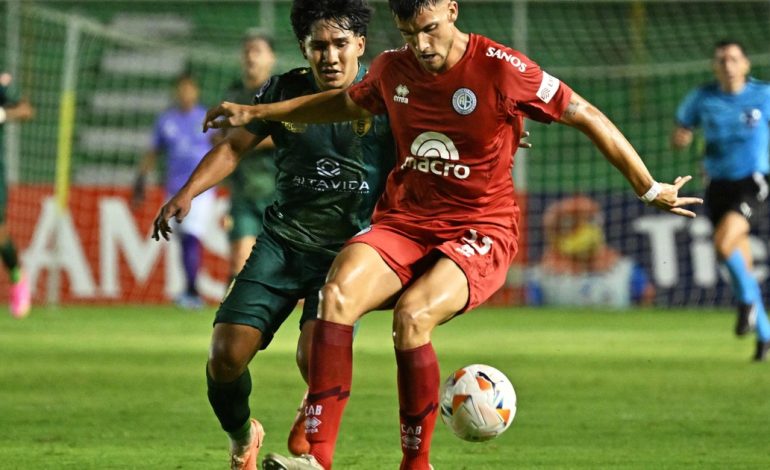 belgrano-de-cordoba-tuvo-que-ir-hasta-bolivia-para-ganar-en-la-copa-sudamericana:-triunfazo-con-uno-menos-y-lider-de-su-grupo