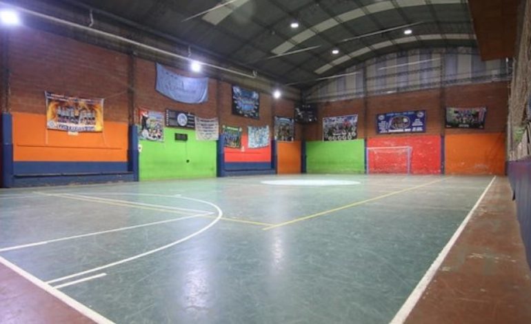 conmocion-en-un-partido-de-futbol-infantil:-discutio-con-otro-padre-y-murio-en-la-tribuna-mientras-jugaba-su-hijo