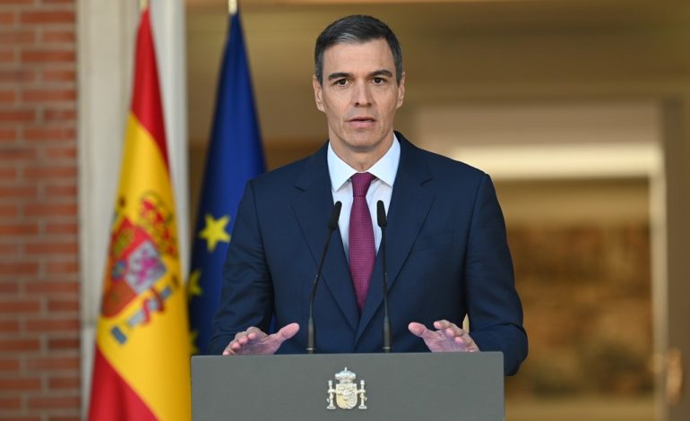 pedro-sanchez-sigue-en-el-poder-en-espana:-el-gesto-narcisista-de-un-especialista-en-sobrevivir