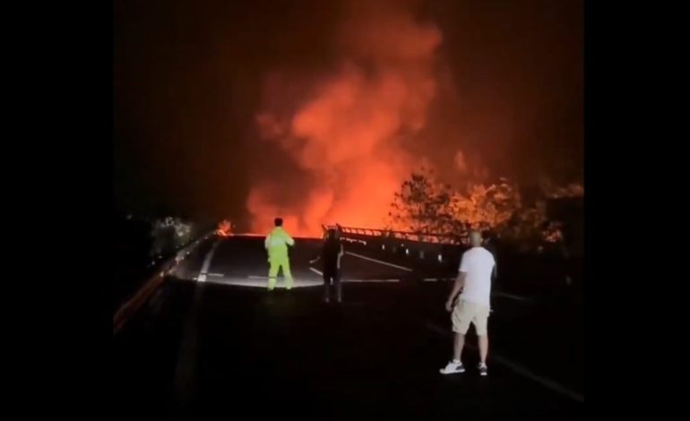 tragedia-en-china:-se-derrumbo-una-autopista-y-hay-al-menos-19-muertos