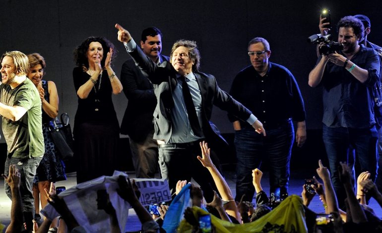 tras-bajarse-de-la-feria,-javier-milei-presentara-su-libro-en-el-luna-park