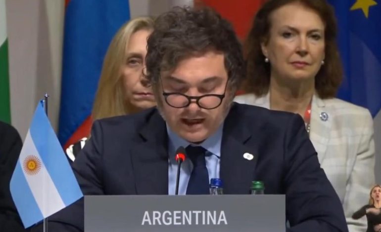 en-medio-de-las-versiones-de-salida-de-diana-mondino,-milei-apoyo-a-la-canciller-con-un-retuiteo