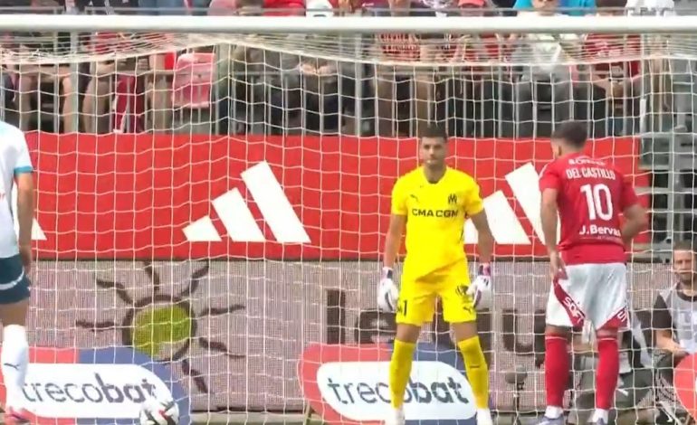 Gerónimo Rulli tapó un penal «a lo Dibu» en su debut en el Olympique de Marsella