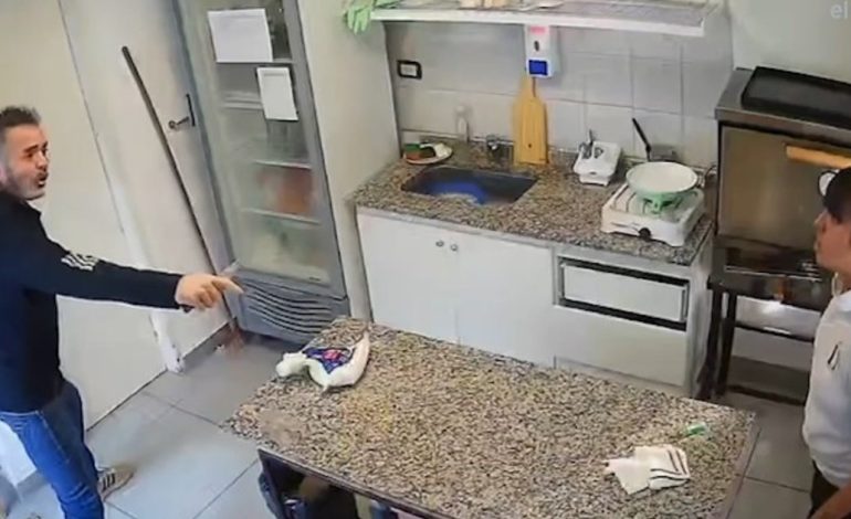 “metete-en-el-bano-que-estoy-trabajando”,-la-insolita-frase-de-un-ladron-que-amenazo,-golpeo-y-ato-a-dos-empleadas-de-una-cafeteria