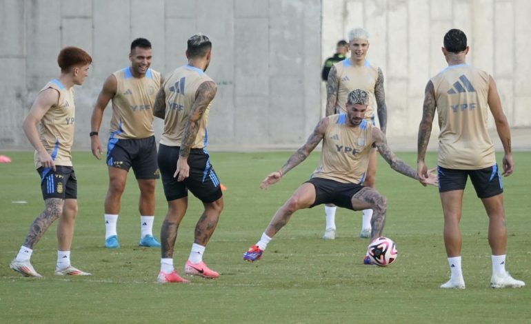 como-fue-el-ultimo-ensayo-de-la-seleccion:-scaloni-piensa-en-colombia-y-recibio-dos-buenas-noticias