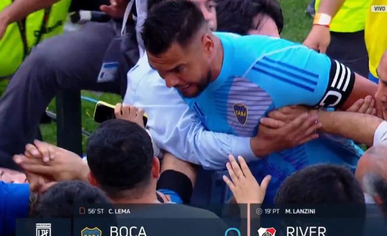 river-se-llevo-el-superclasico-y-chiquito-romero-se-quiso-pelear-con-un-hincha-de-boca-camino-a-los-vestuarios-de-la-bombonera