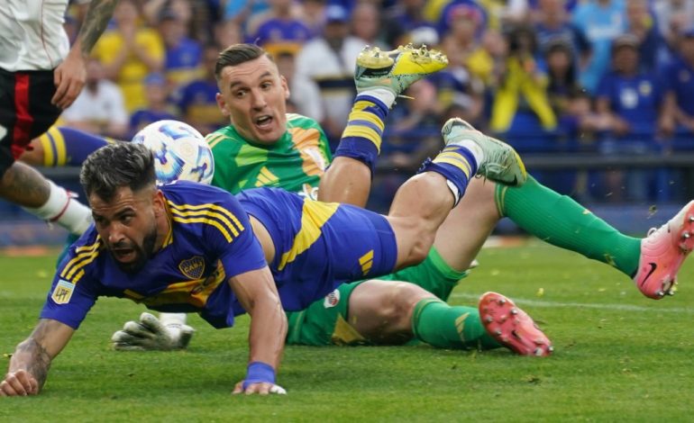 javier-castrilli-hablo-de-la-polemica-en-el-superclasico-y-sorprendio-a-todos:-hay-mano-en-el-gol-pero-el-var-debio-sancionar-penal-para-boca