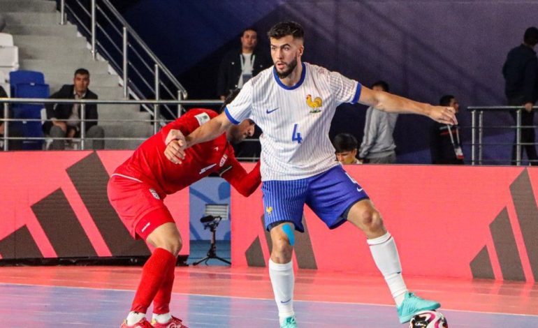 papelon-de-francia-en-el-mundial-de-futsal:-su-arquero-se-dejo-hacer-los-goles-para-evitar-un-cruce-complicado-en-octavos