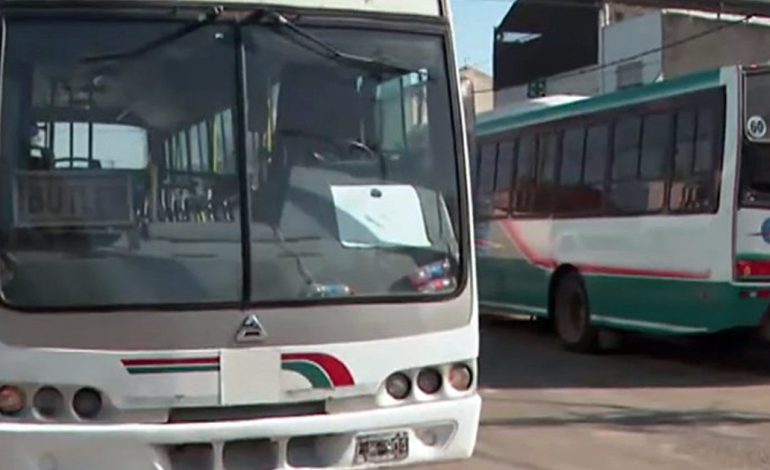 en-el-dia-del-colectivero,-atacaron-a-un-chofer-y-la-cortaron-dos-dedos-con-un-machete:-“cada-vez-que-salimos-nos-jugamos-la-vida”