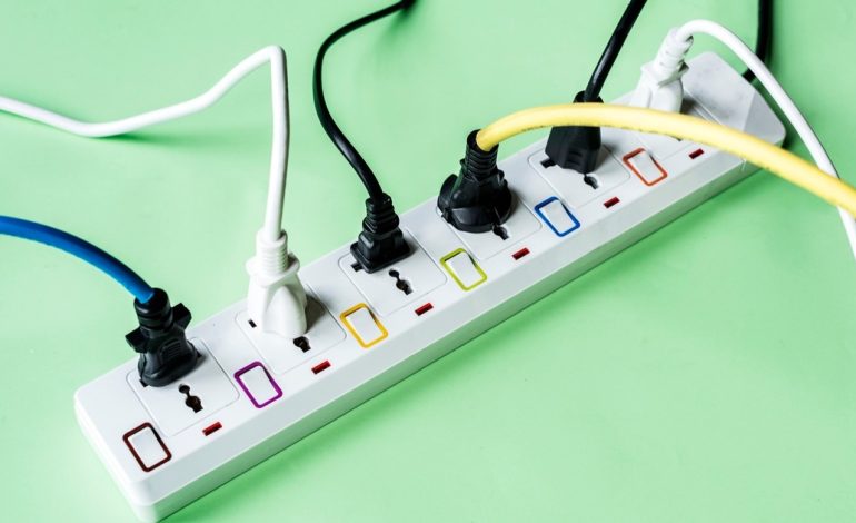 que-aparatos-y-electrodomesticos-no-deberias-enchufar-en-un-alargador