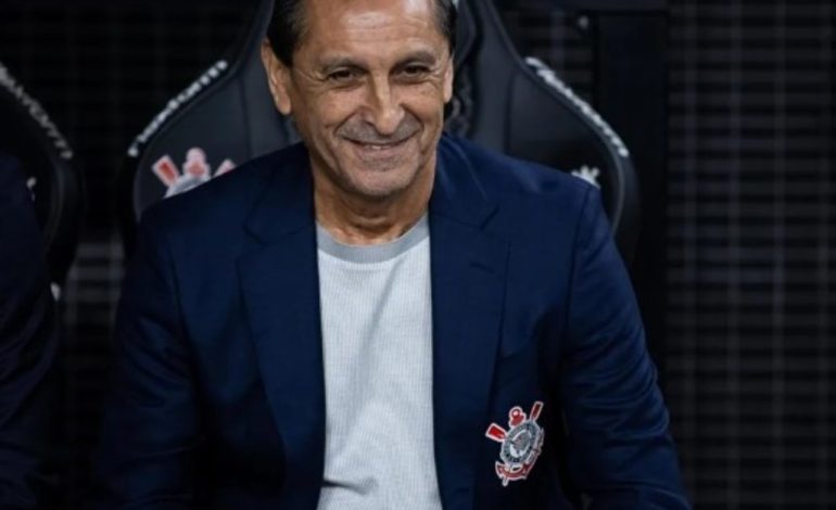 ramon-diaz-revivio-al-corinthians:-aplasto-al-fortaleza-y-espera-al-ganador-de-racing-–-paranaense-en-semis-de-sudamericana