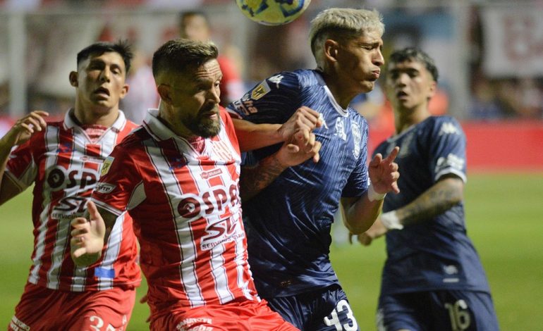 la-tabla-de-posiciones-de-la-liga-profesional-de-futbol-en-argentina:-racing-trepa,-boca-sufre-y-huracan-se-acerca-a-velez-tras-ganarle-a-union