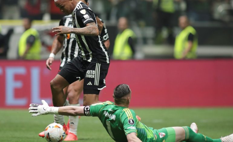 deyverson,-la-pesadilla-de-river-ante-atletico-mineiro-por-la-libertadores:-el-hincha-de-boca-que-amargo-a-gallardo-con-un-doblete-y-una-asistencia