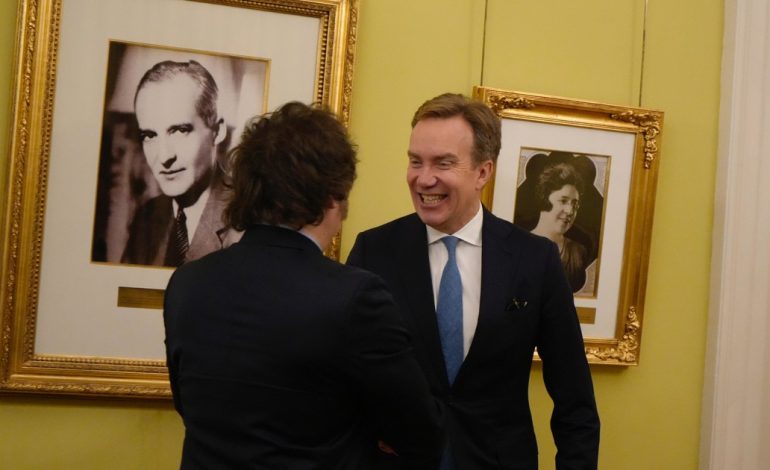 para-el-presidente-del-foro-de-davos,-“muchas-empresas-ven-que-este-es-el-momento-para-invertir-en-argentina,-despues-les-puede-resultar-mas-caro”