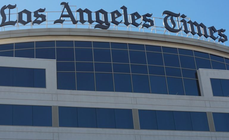 elecciones-en-estados-unidos:-“los-angeles-times”-decide-no-apoyar-a-kamala-harris-y-provoca-la-renuncia-de-su-editoral-general