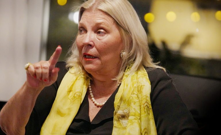 elisa-carrio:-“milei-esta-jugando-con-fuego;-si-cristina-gana-en-la-provincia-de-buenos-aires,-cae-el-gobierno”