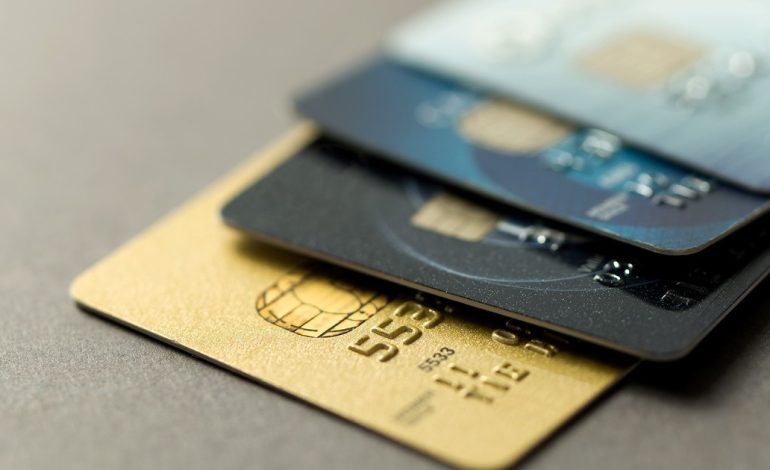 fin-del-impuesto-pais:-en-que-casos-conviene-volver-a-pagar-los-gastos-en-el-exterior-con-el-dolar-tarjeta