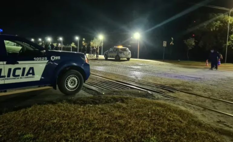crimen-en-cordoba:-matan-a-un-hombre-de-un-tiro-en-el-pecho-en-la-calle-y-el-asesino-esta-profugo