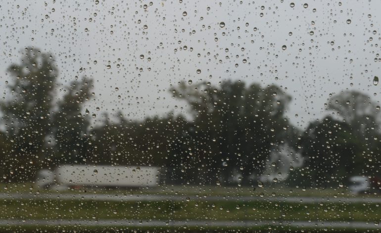 alerta-naranja-y-amarilla-por-tormentas-fuertes-para-este-martes-en-diez-provincias:-como-estara-el-tiempo-en-nochebuena