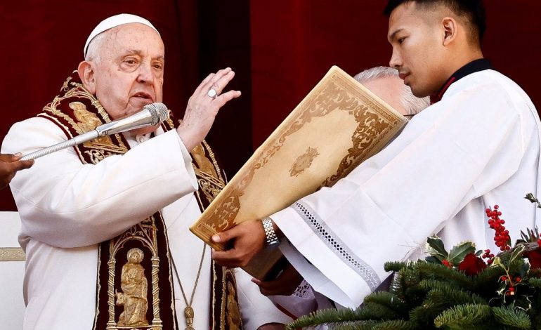 mensaje-de-navidad-del-papa-francisco:-“que-callen-las-armas-en-la-martirizada-ucrania”