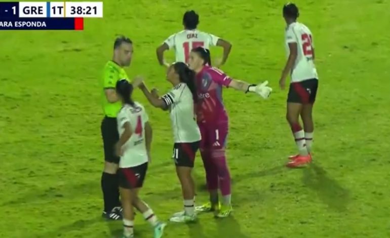 las-futbolistas-de-river-acusadas-de-racismo-en-brasil-pasaron-la-navidad-en-la-carcel-e-incomunicadas:-una-de-ellas-esta-mas-complicada