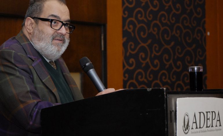 “fue-el-autor-de-las-investigaciones-con-mas-impacto-de-los-ultimos-tiempos”,-la-despedida-de-adepa-y-el-periodismo-a-jorge-lanata