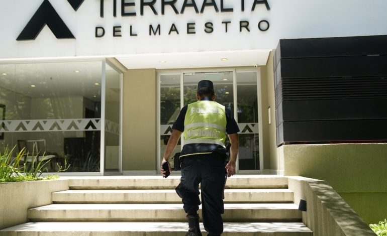 edgardo-kueider-y-su-secretaria-recibieron-2025-desde-su-lujosa-reclusion-y-la-justicia-paraguaya-autorizaria-el-allanamiento-pedido-por-arroyo-salgado