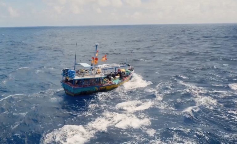 condiciones-de-trabajo-inhumanas,-desesperacion-y-muerte:-los-brutales-barcos-pesqueros-que-llegan-a-un-remoto-rincon-del-mar-sin-ley