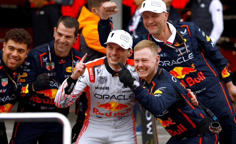 formula-1:-max-verstappen-mostro-toda-su-clase-para-controlar-a-los-mclaren-y-festejar-en-un-monotono-gran-premio-de-japon