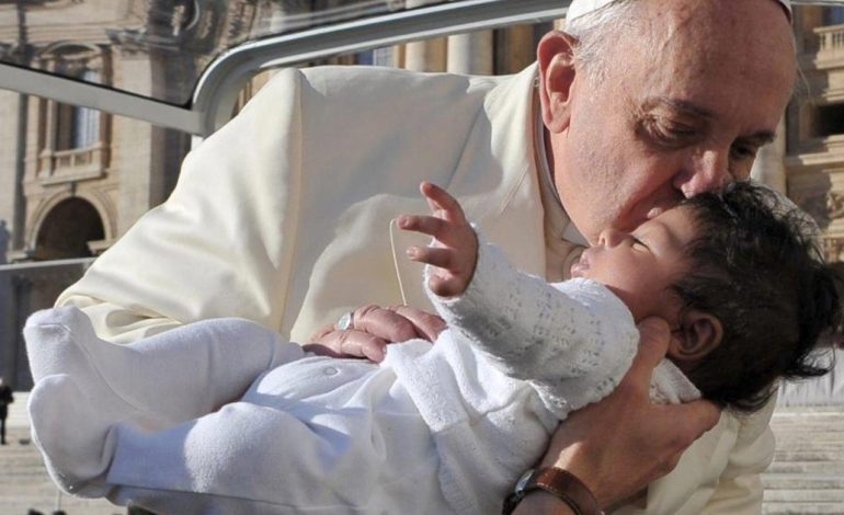 murio-el-papa-francisco:-el-nombre-que-volvio-a-la-popularidad-cuando-bergoglio-llego-al-vaticano