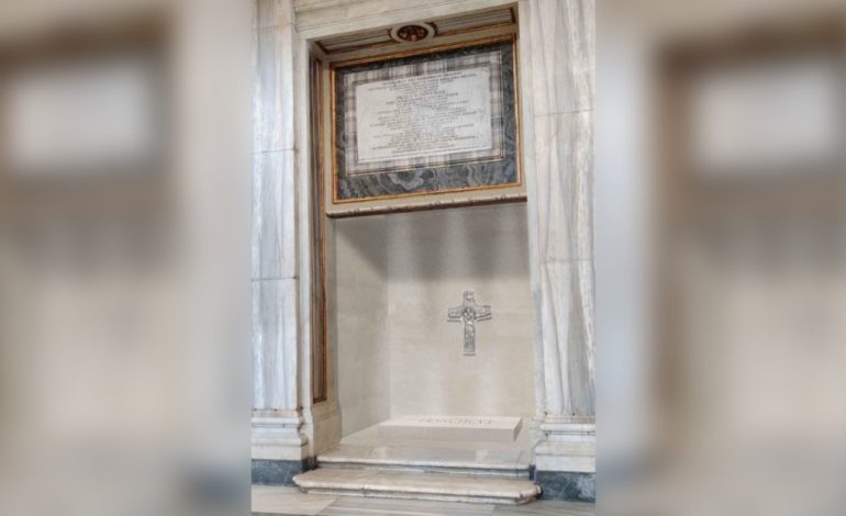 el-vaticano-revelo-como-sera-la-tumba-del-papa-francisco-y-a-partir-de-cuando-se-la-podra-visitar
