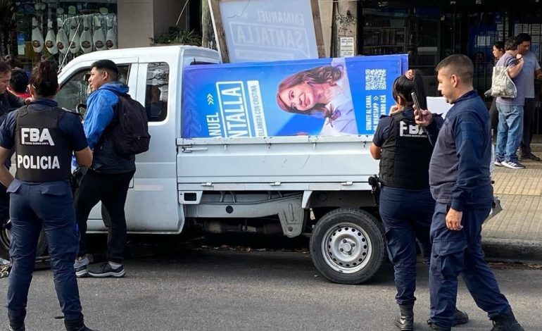 la-campora-denuncio-que-jorge-ferraresi,-aliado-de-axel-kicillof,-no-permite-pegar-carteles-de-cristina-kirchner-en-avellaneda