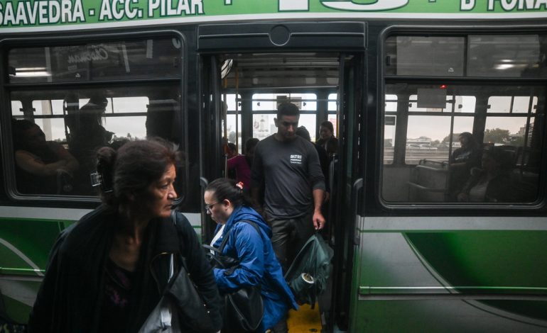 el-gobierno-califico-de-“extorsivo”-el-paro-de-colectivos:-“el-gremio-toma-de-rehenes-a-los-pasajeros”