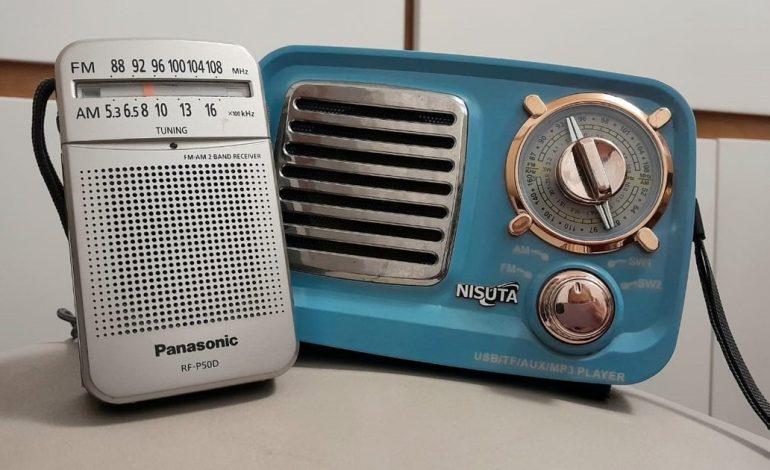 radio-a-pilas,-esa-salvadora-vintage-cuando-el-mundo-se-apaga