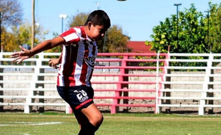 tragedia-en-mendoza:-un-nene-de-11-anos-murio-electrocutado-al-subir-al-techo-de-una-vivienda-para-recuperar-una-pelota