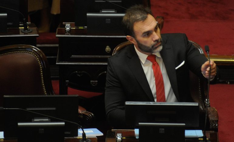 ezequiel-atauche-intento-otra-vez-despegar-al-gobierno-del-fracaso-de-ficha-limpia-con-un-latiguillo-de-milei:-“la-casta-es-muy-poderosa”