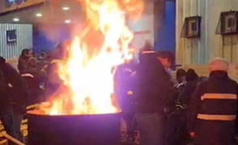 paro-total-en-tierra-del-fuego:-“en-las-puertas-de-las-fabricas-arderan-los-tachos”,-advierte-la-uom-en-medio-de-las-protestas-contra-la-baja-de-aranceles