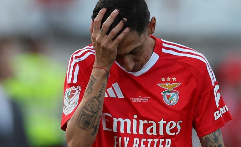 angel-di-maria-¿y-el-momento-de-la-vuelta-a-rosario-central?:-lagrimas-en-benfica,-despedida-en-el-mundial-de-clubes-y-el-guino-de-su-mujer