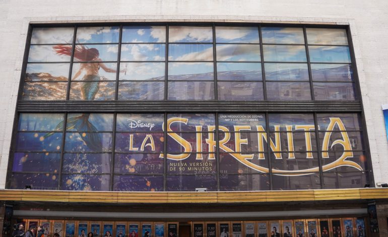 un-actor-de-la-sirenita-se-molesto-con-una-espectadora-por-el-uso-del-celular:-“¿para-que-venis-al-teatro?”