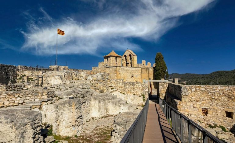 el-pueblo-de-tarragona-que-guarda-uno-de-los-castillos-templarios-mas-importantes-de-europa