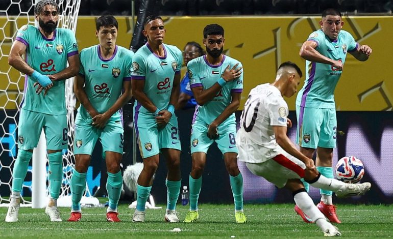 el-diablito-echeverri-metio-un-golazo-de-tiro-libre-y-pide-a-gritos-quedarse-en-manchester-city