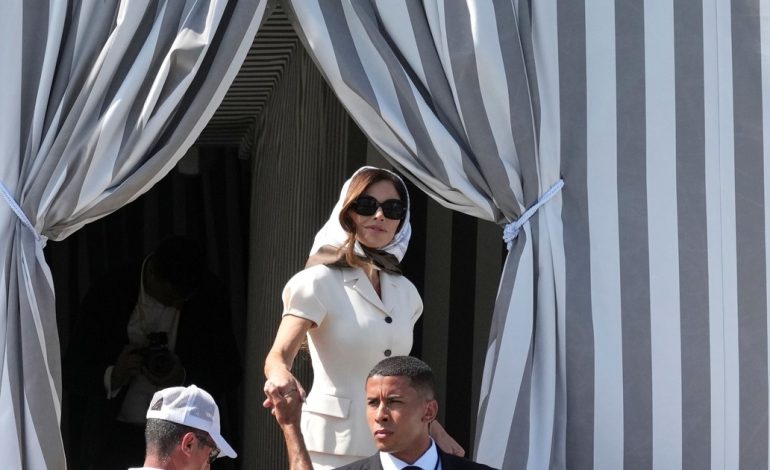 para-bezos-y-sanchez,-una-boda-de-secretos-que-todos-conocen