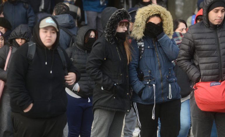 argentina-bajo-cero:-la-ola-de-frio-polar-dejo-minimas-de-hasta-17,2-grados,-volvio-a-nevar-en-miramar-y-se-viene-un-dia-helado-en-la-ciudad