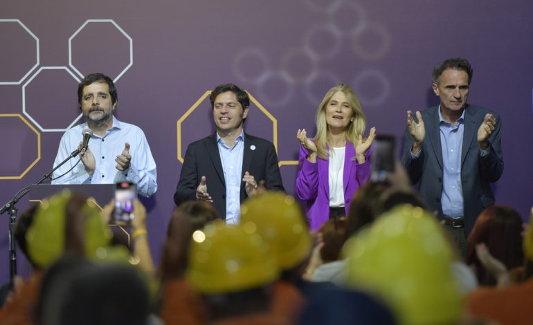 axel-kicillof-pidio-dejar-la-interna-con-el-kirchnerismo-“para-despues”-y-sumar-fuerzas-para-frenar-a-milei