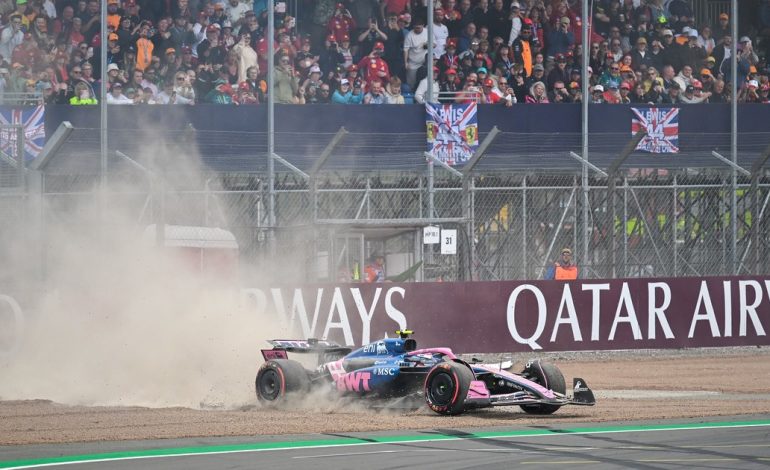 franco-colapinto-y-un-fin-de-semana-negro-en-el-gp-de-gran-bretana:-un-auto-que-no-arranca-y-el-peligroso-acercamiento-de-briatore-con-toto-wolff