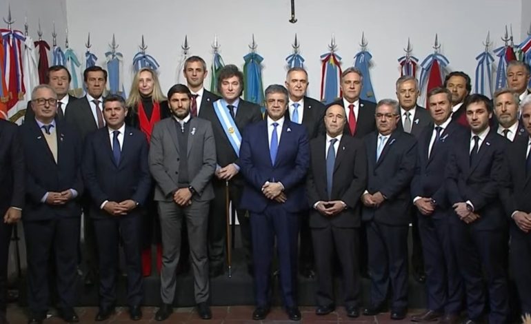 en-conflicto-por-los-fondos,-los-gobernadores-vacian-el-acto-del-9-de-julio-de-milei-en-tucuman