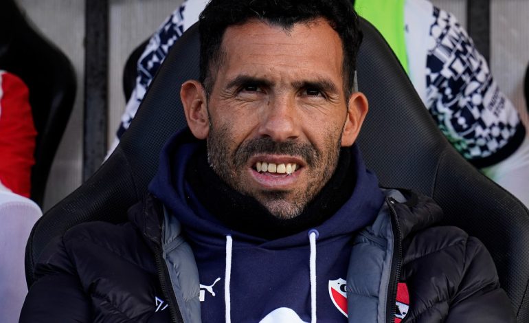 carlos-tevez-vuelve-a-dirigir-en-el-futbol-argentino:-talleres-lo-anuncio-como-dt-doce-horas-despues-de-la-renuncia-de-cocca