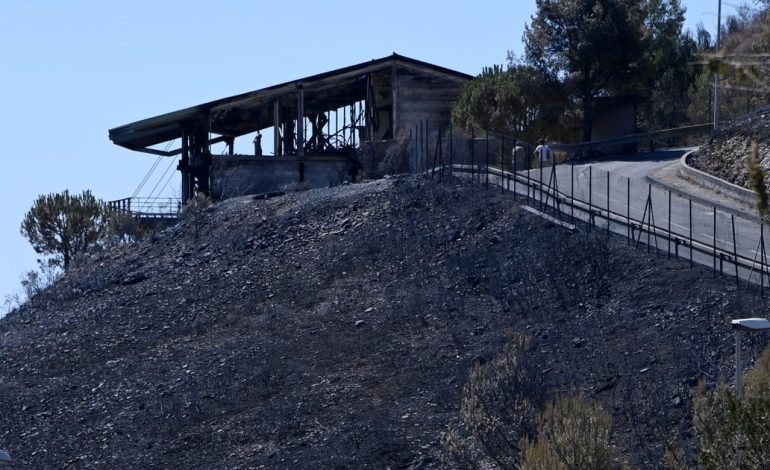 noche-de-infierno-en-marsella:-bomberos-luchan-contra-los-incendios-hasta-el-amanecer,-pero-el-peligro-persiste